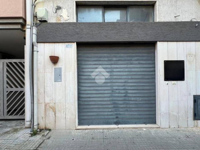Locale Commerciale in vendita a Commenda, Puglia