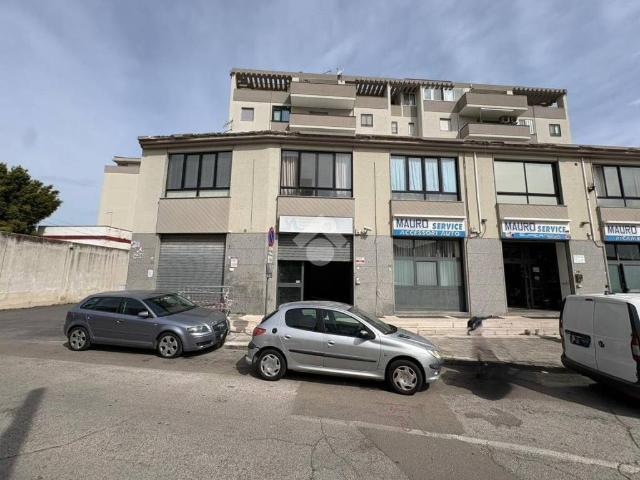 Locale Commerciale in vendita a Cappuccini, Puglia