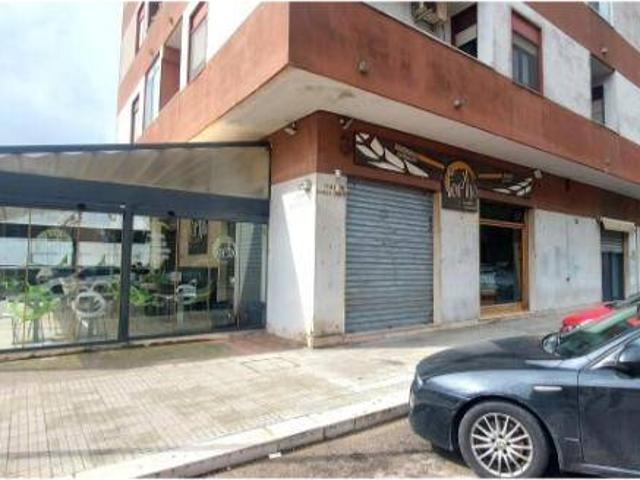 Locale Commerciale in vendita a Santa Chiara, Puglia