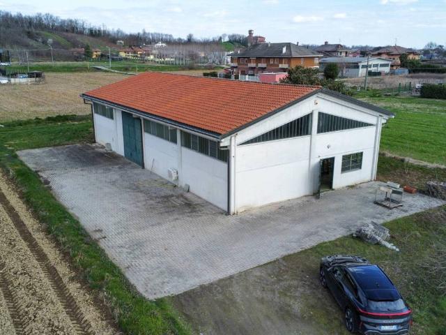 Locale Commerciale in vendita a Piemonte, Novara