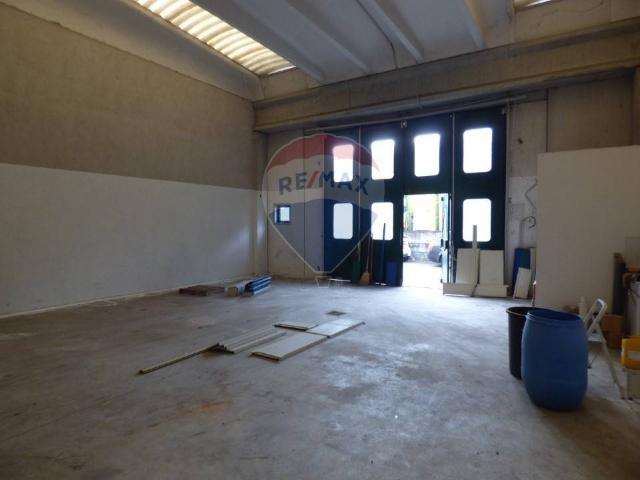Locale Commerciale in vendita a Comunità Montana Valli del Verbano, Brissago Valtravaglia