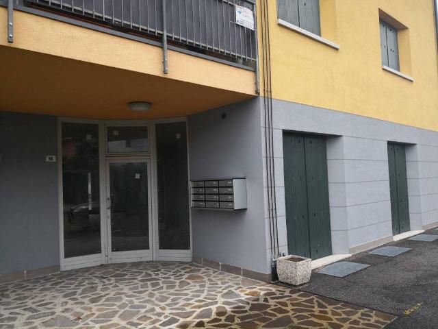 Locale Commerciale in vendita a Vaccarezza Vecchia, Brivio