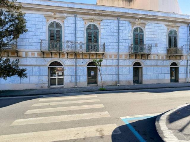 Locale Commerciale in vendita a Brolo, Sicilia