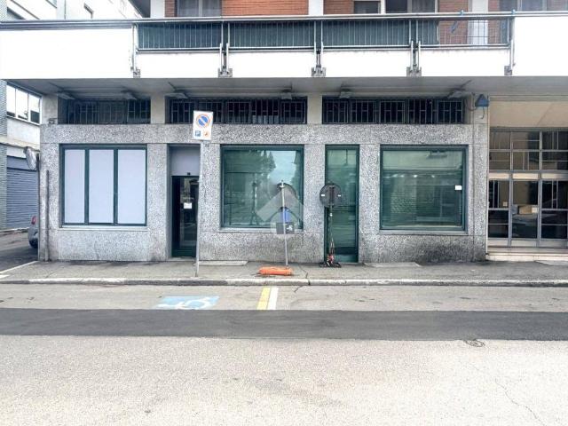 Locale Commerciale in vendita a Broni, Lombardia