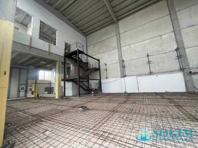 Locale Commerciale in vendita a Moncucco, Brugherio