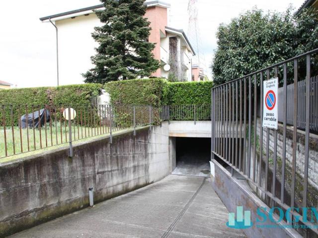 Locale Commerciale in vendita a San Damiano, Brugherio