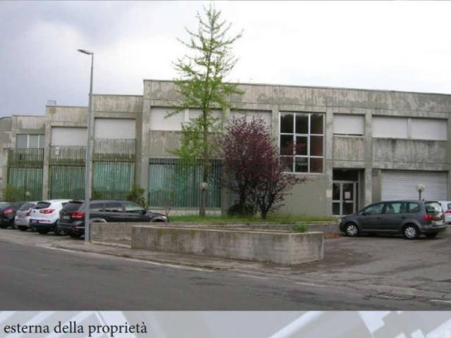 Locale Commerciale in vendita a Brugnera, Friuli-Venezia Giulia