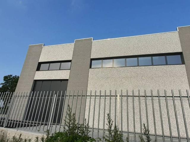 Locale Commerciale in vendita a Brusaporto, Lombardia