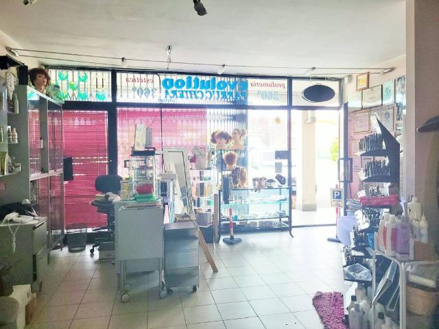 Locale Commerciale in vendita a Unione dei Comuni I Fontanili, Bubbiano
