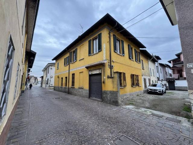 Locale Commerciale in vendita a Unione dei Comuni I Fontanili, Bubbiano