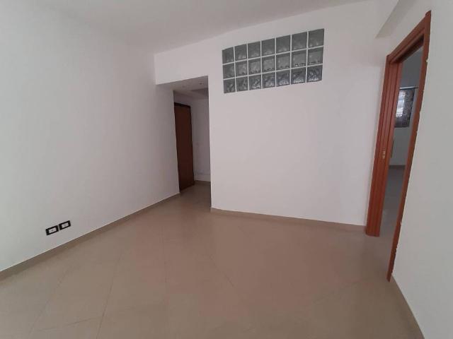 Locale Commerciale in vendita a Buccinasco, Lombardia