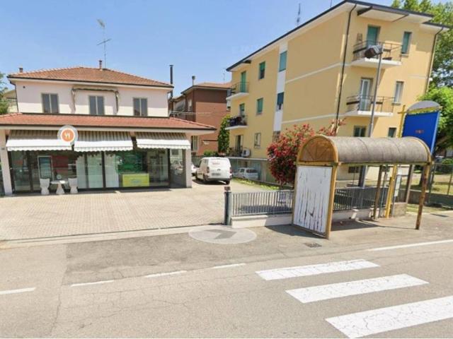 Locale Commerciale in vendita a Budrio, Bologna