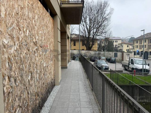 Locale Commerciale in vendita a Bulciago, Lombardia