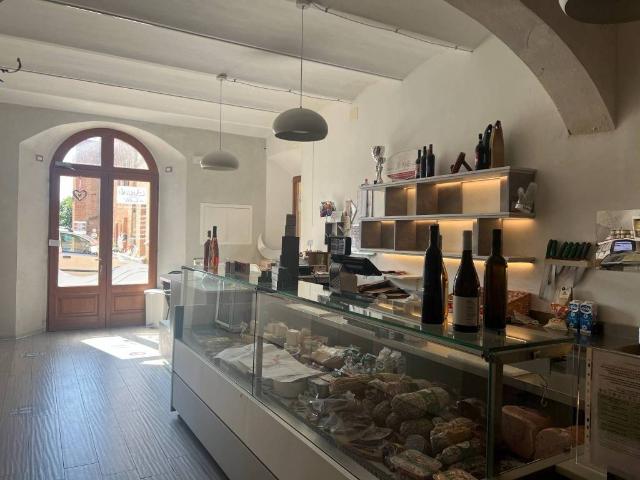 Locale Commerciale in vendita a Buonconvento, Toscana