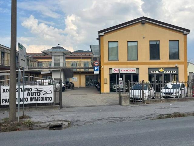 Locale Commerciale in vendita a Sarissola, Busalla