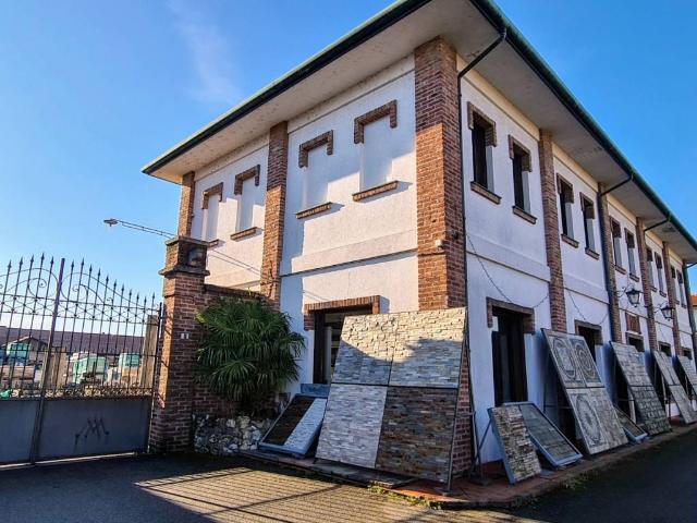 Locale Commerciale in vendita a Buscate, Lombardia