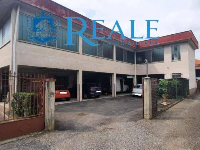 Locale Commerciale in vendita a Buscate, Lombardia