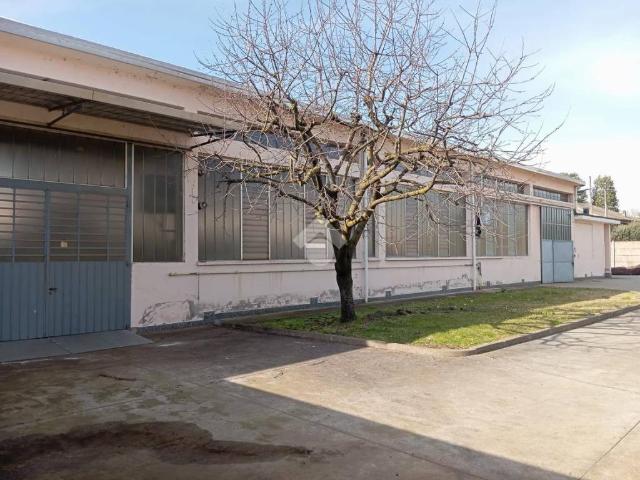 Locale Commerciale in vendita a Buscate, Lombardia