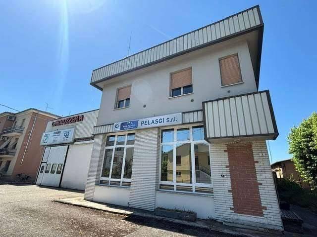 Locale Commerciale in vendita a Busseto, Reggio Emilia
