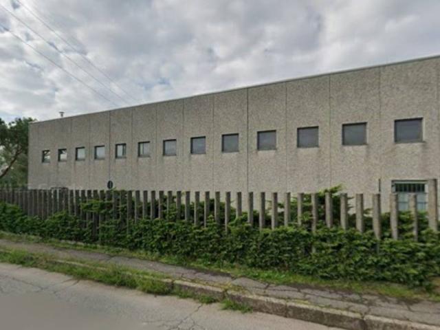 Locale Commerciale in vendita a Busto Arsizio, Lombardia