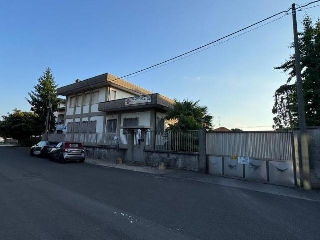 Locale Commerciale in vendita a Busto Arsizio, Lombardia