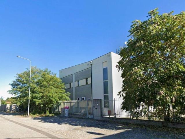 Locale Commerciale in vendita a Busto Arsizio, Lombardia