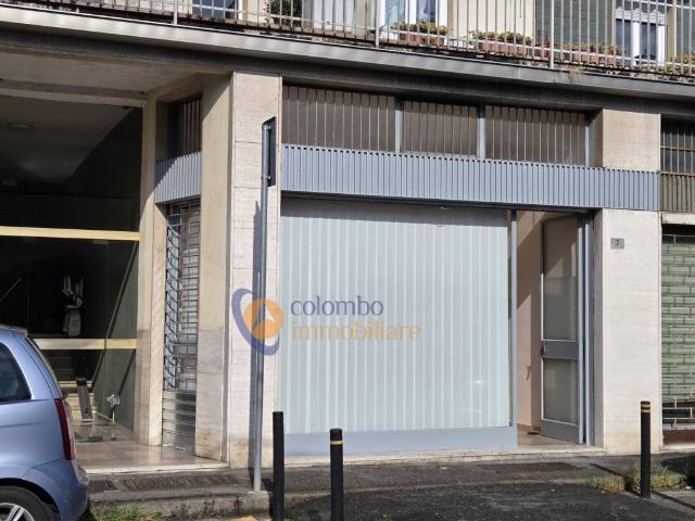 Locale Commerciale in vendita a Busto Arsizio, Lombardia