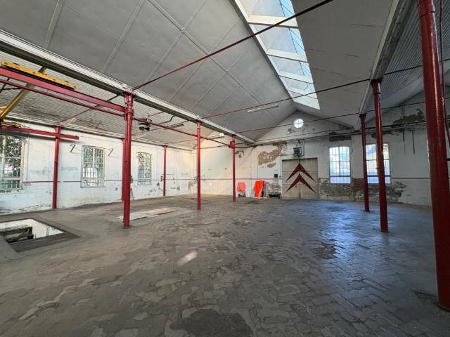 Locale Commerciale in vendita a Busto Arsizio, Lombardia