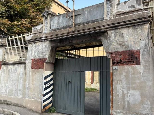 Locale Commerciale in vendita a Busto Arsizio, Lombardia