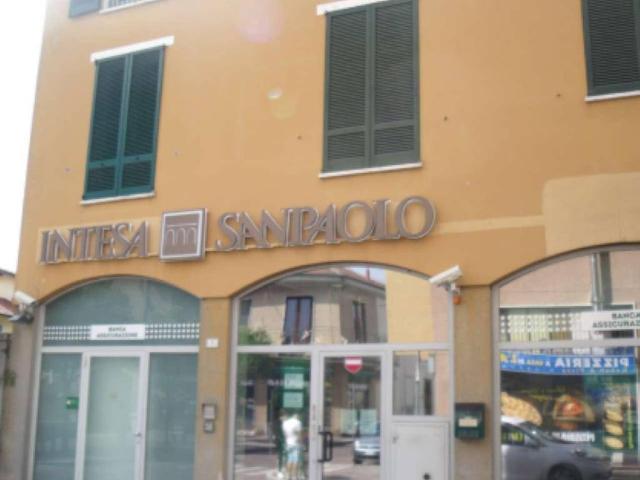 Locale Commerciale in vendita a Busto Arsizio, Lombardia