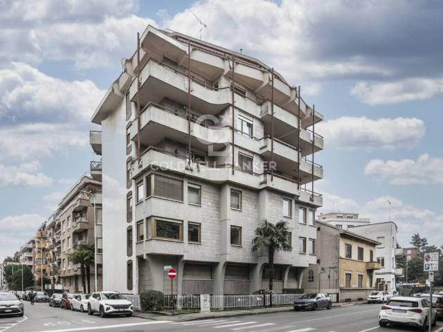 Locale Commerciale in vendita a Busto Arsizio, Lombardia