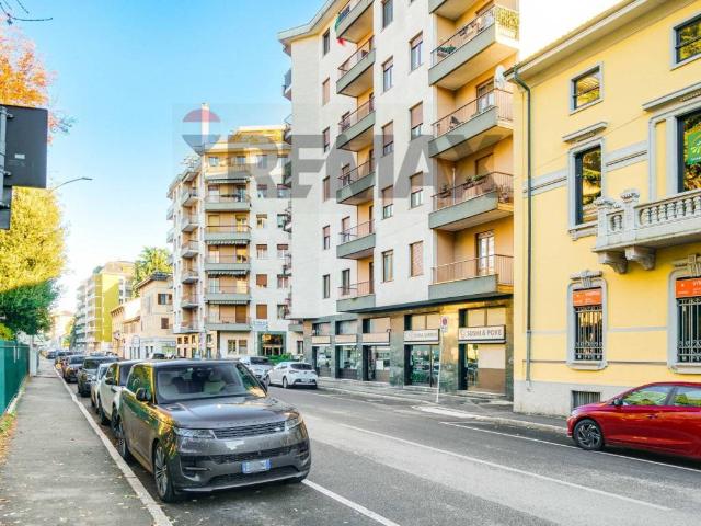 Locale Commerciale in vendita a Busto Arsizio, Lombardia