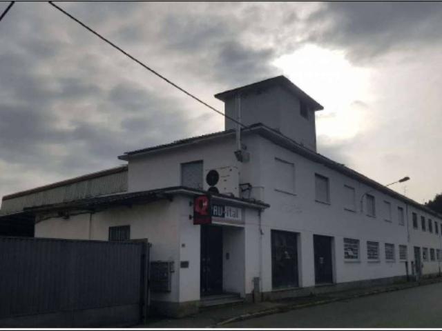 Locale Commerciale in vendita a Busto Arsizio, Lombardia