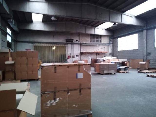 Locale Commerciale in vendita a Busto Arsizio, Lombardia