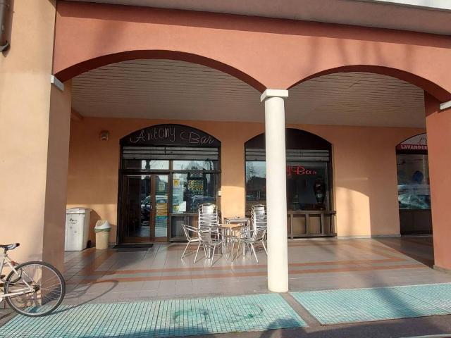 Locale Commerciale in vendita a Busto Arsizio, Lombardia