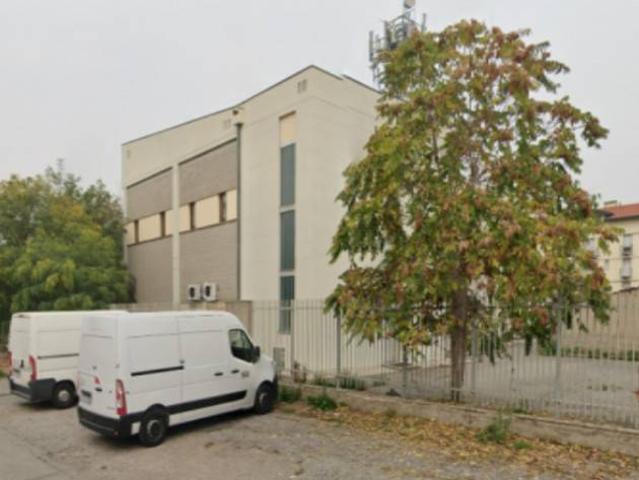 Locale Commerciale in vendita a Busto Arsizio, Lombardia