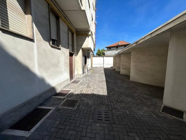 Locale Commerciale in vendita a Busto Arsizio, Lombardia