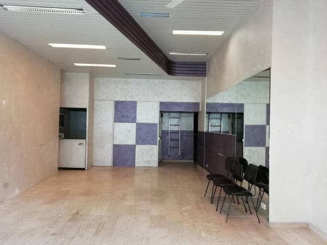 Locale Commerciale in vendita a San Michele, Busto Arsizio