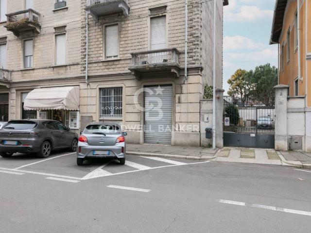 Locale Commerciale in vendita a Busto Arsizio, Lombardia
