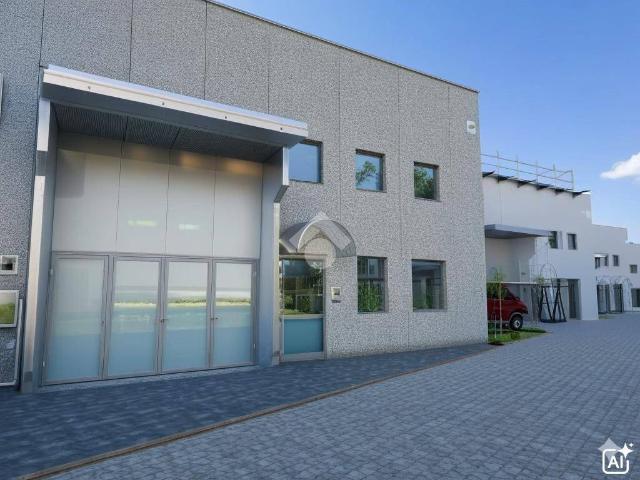 Locale Commerciale in vendita a Busto Arsizio, Lombardia