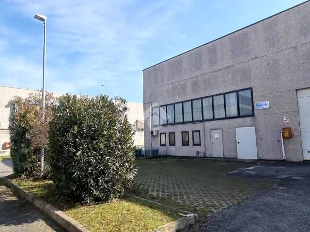 Locale Commerciale in vendita a Busto Arsizio, Lombardia