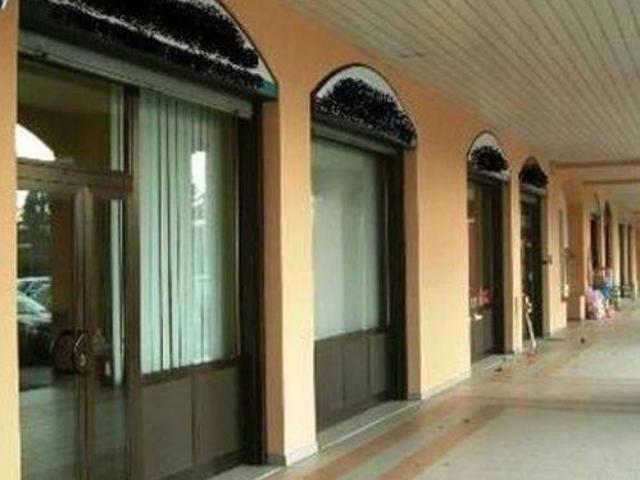 Locale Commerciale in vendita a Busto Arsizio, Lombardia