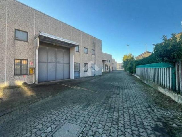 Locale Commerciale in vendita a Busto Arsizio, Lombardia