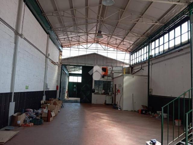 Locale Commerciale in vendita a Busto Garolfo, Lombardia