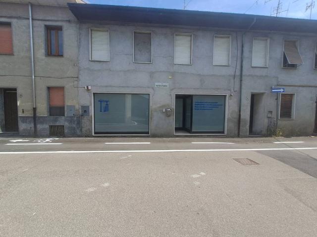 Locale Commerciale in vendita a Busto Garolfo, Lombardia