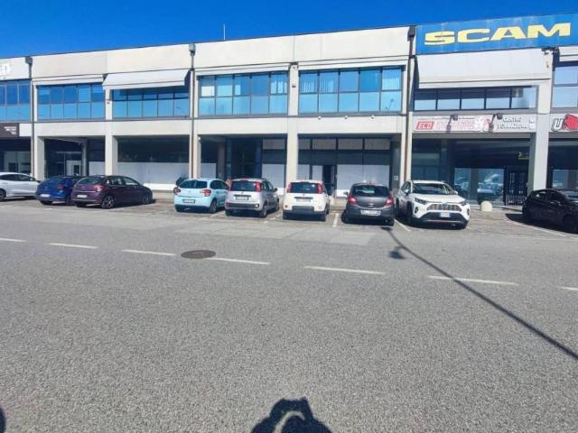 Locale Commerciale in vendita a Cornaglio, Piemonte