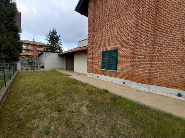 Locale Commerciale in vendita a Piemonte, Asti