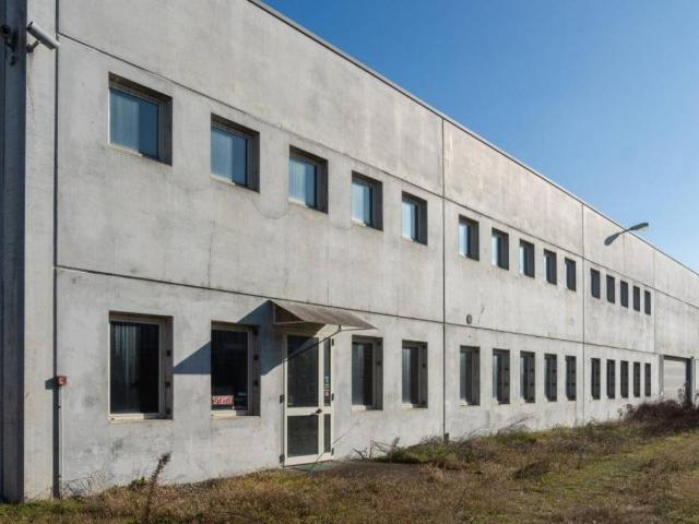 Locale Commerciale in vendita a Piemonte, Asti