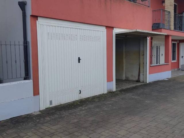 Locale Commerciale in vendita a Piemonte, Asti