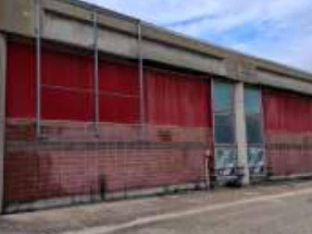Locale Commerciale in vendita a Buttrio, Friuli-Venezia Giulia